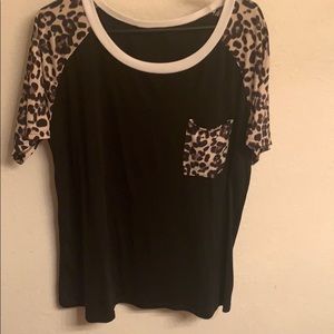 Short sleeve Leopard print crew neck tee